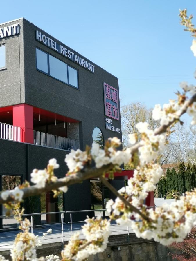 Hotel Cite Imperiale Ye Mettet Exterior foto